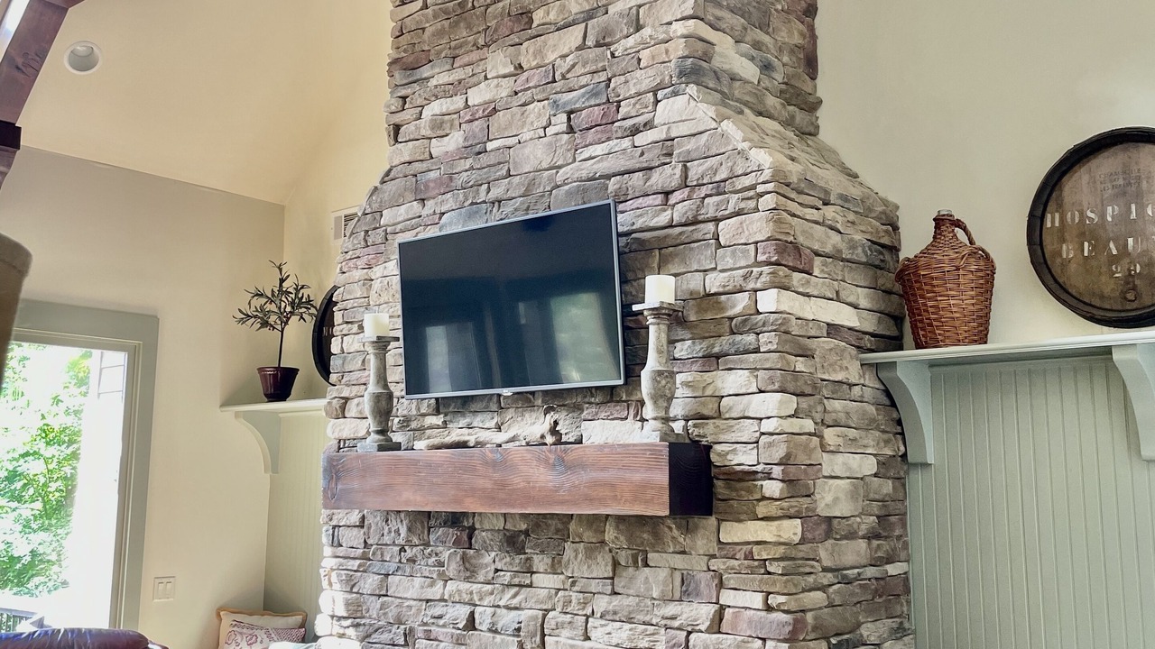 Photo of Livingroom in Six Mile