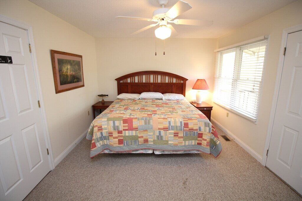 Photo of Bathroom in La Follette