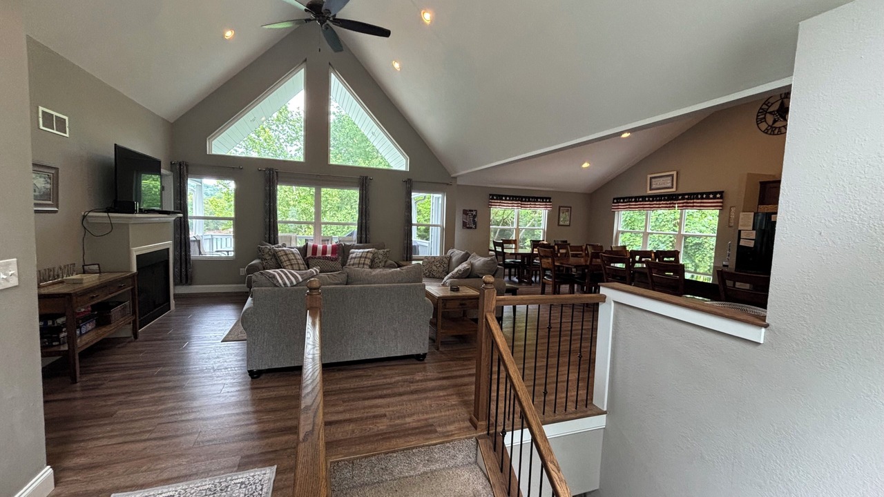 Photo of Livingroom in La Follette