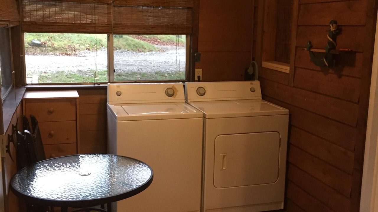 Photo of Bedroom in Byrdstown