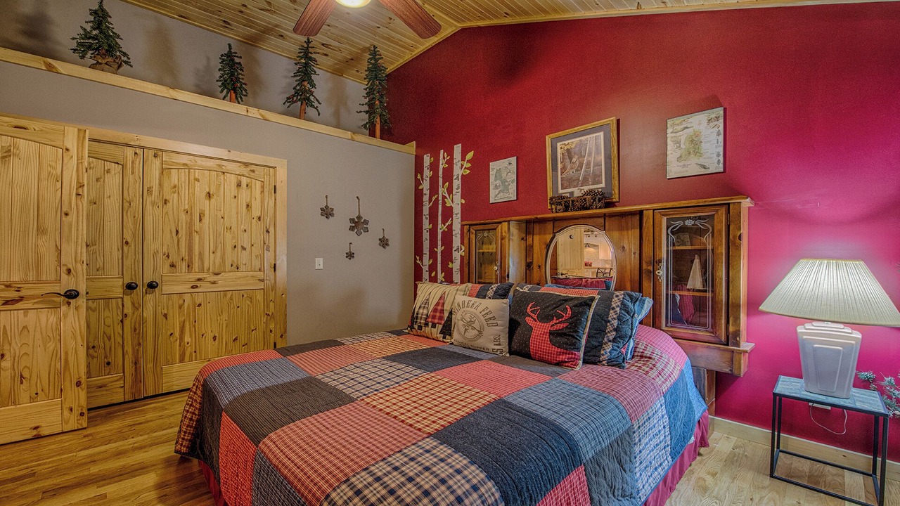 Photo of Bedroom in Cataloochee Ranch