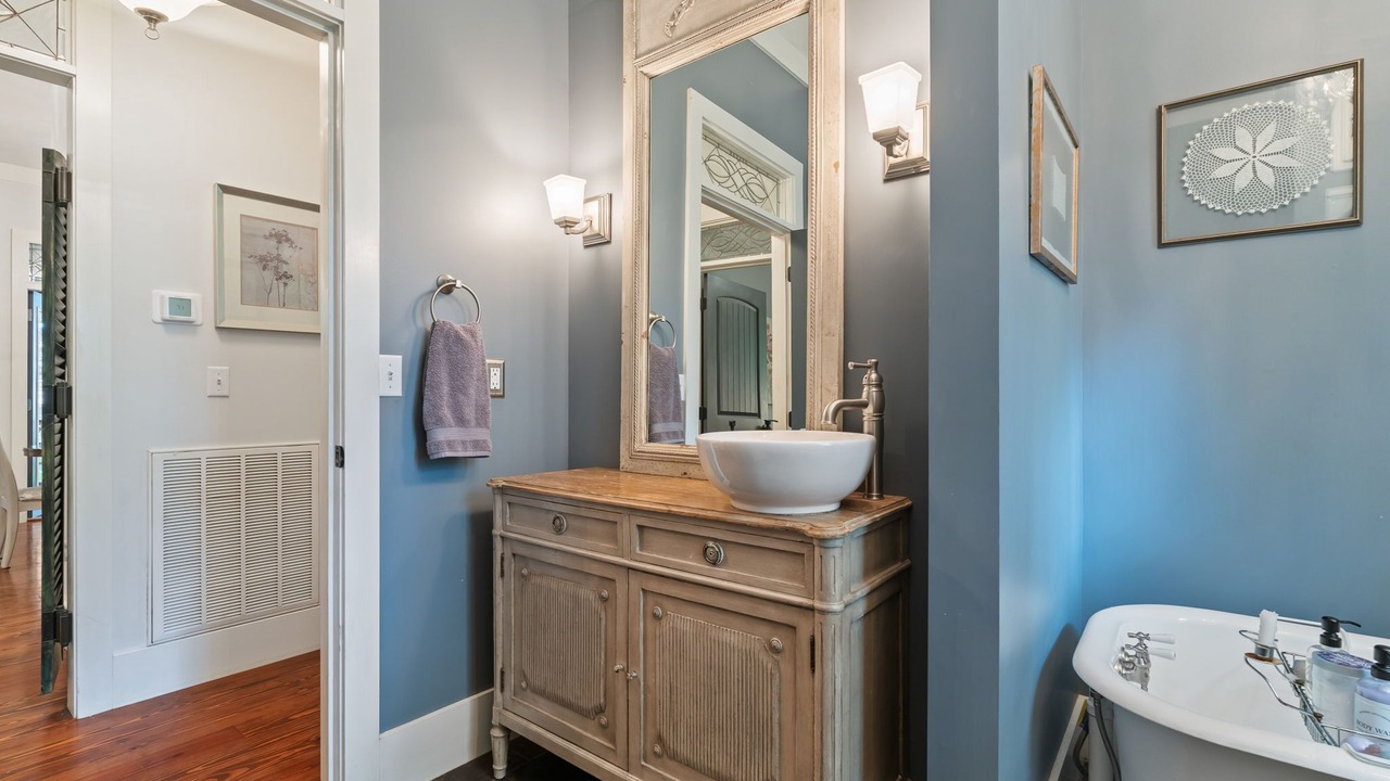 Photo of Bathroom in Mentone