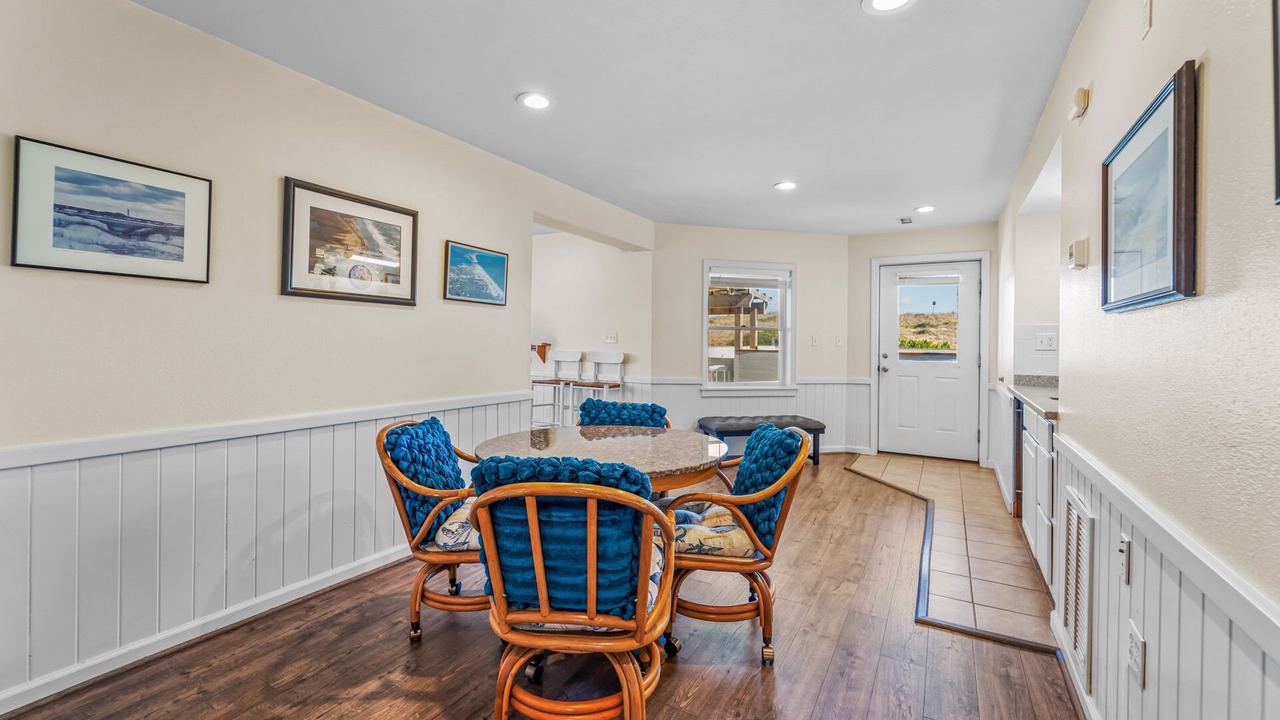 Photo of Bedroom in Waves
