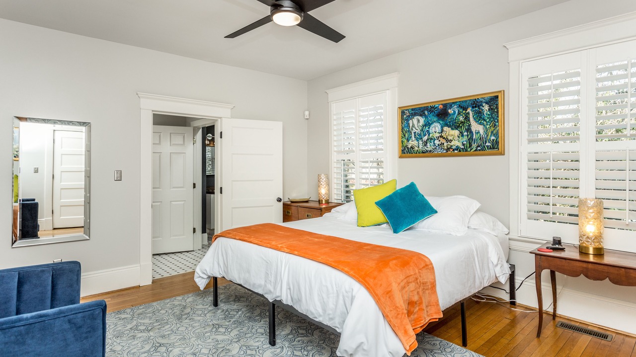 Photo of Bedroom in Downtown