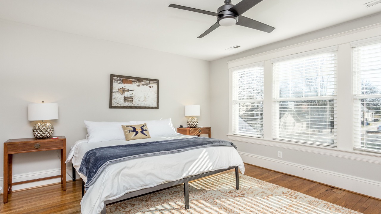 Photo of Bedroom in Downtown