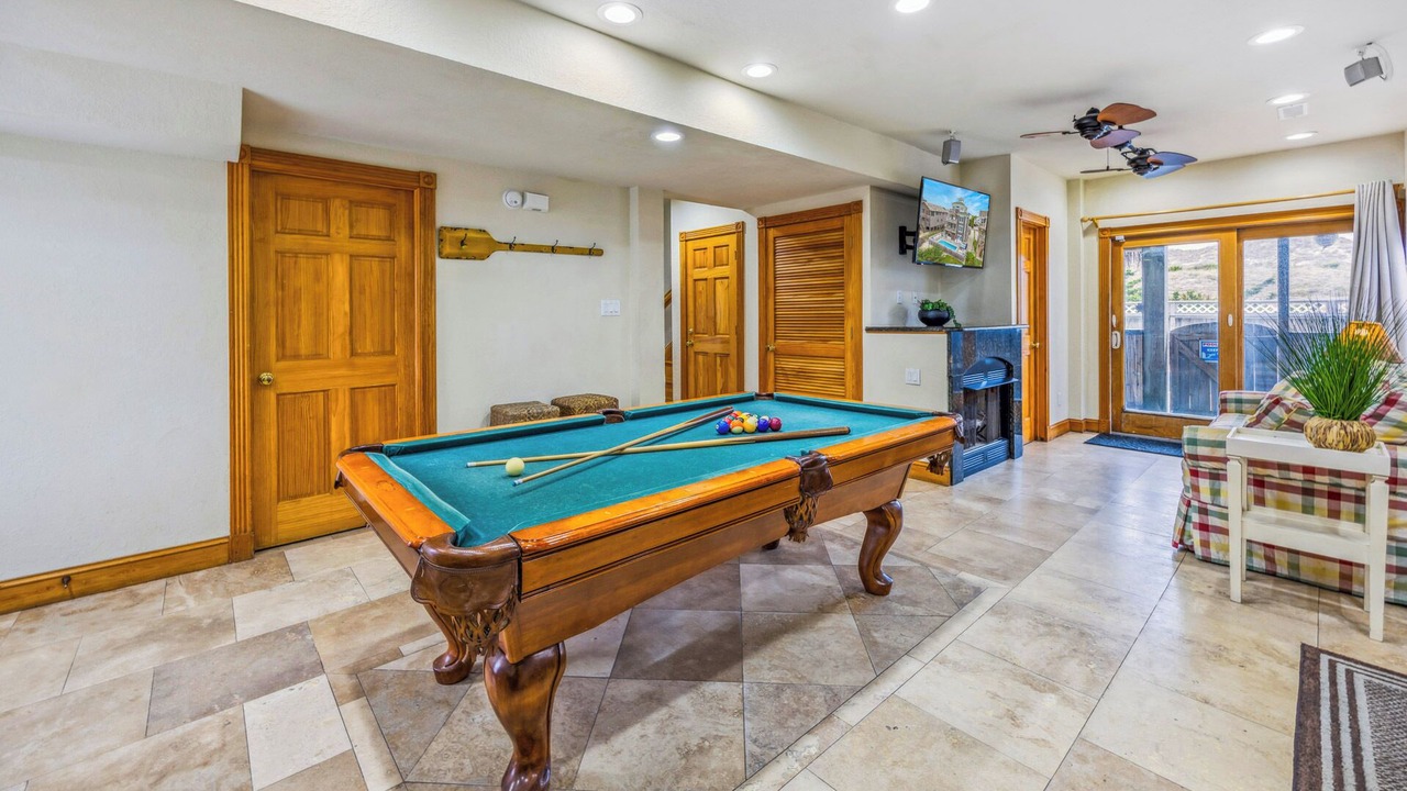 Photo of Bedroom in Waves