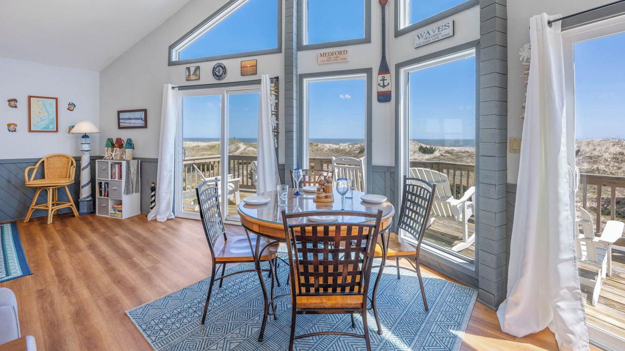 Photo of Bedroom in Waves