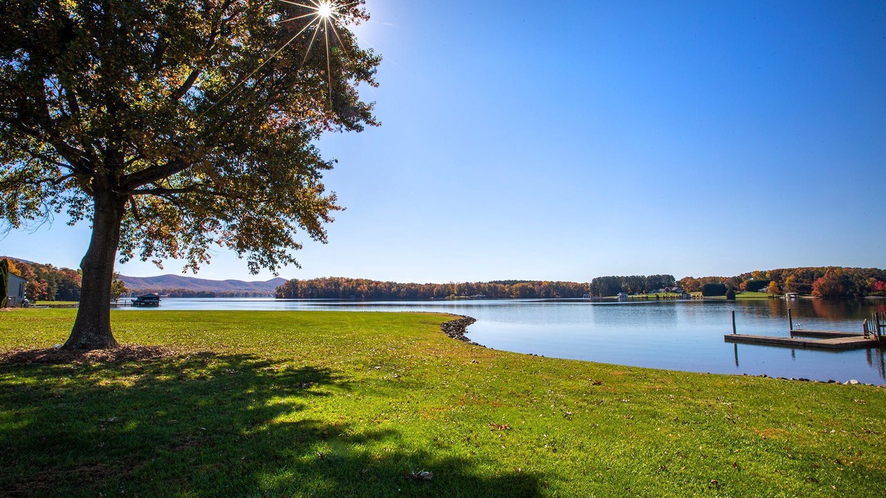 Photo of Others in Smith Mountain Lake
