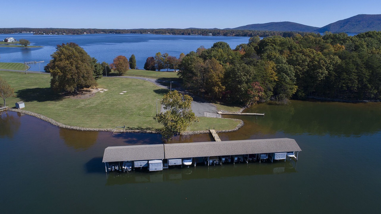Photo of Others in Smith Mountain Lake