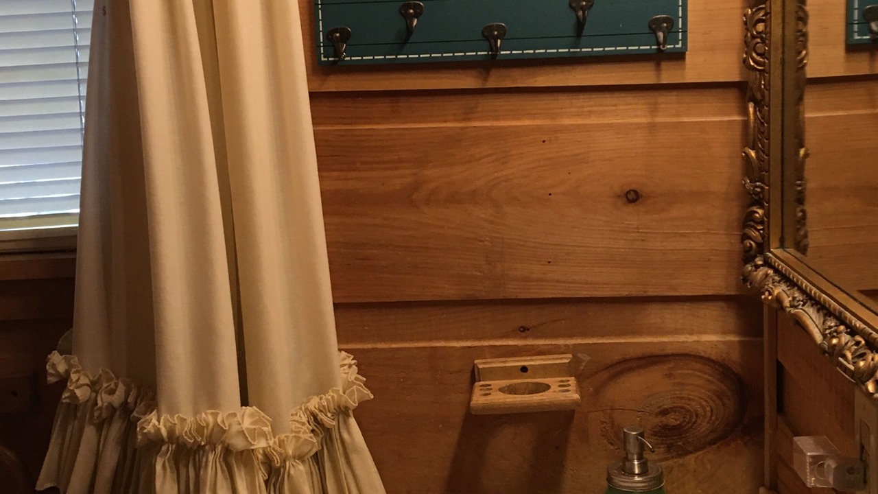 Photo of Bathroom in Muddy Pond