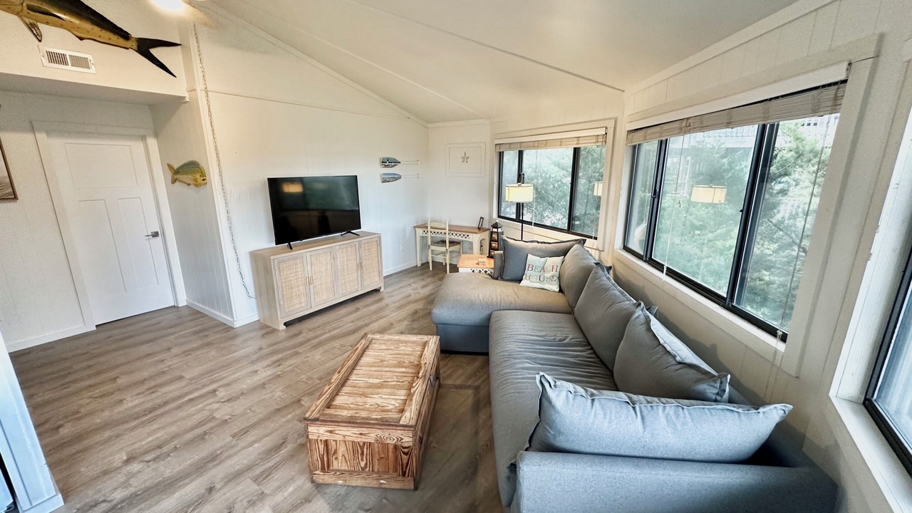 Photo of Livingroom in Avon