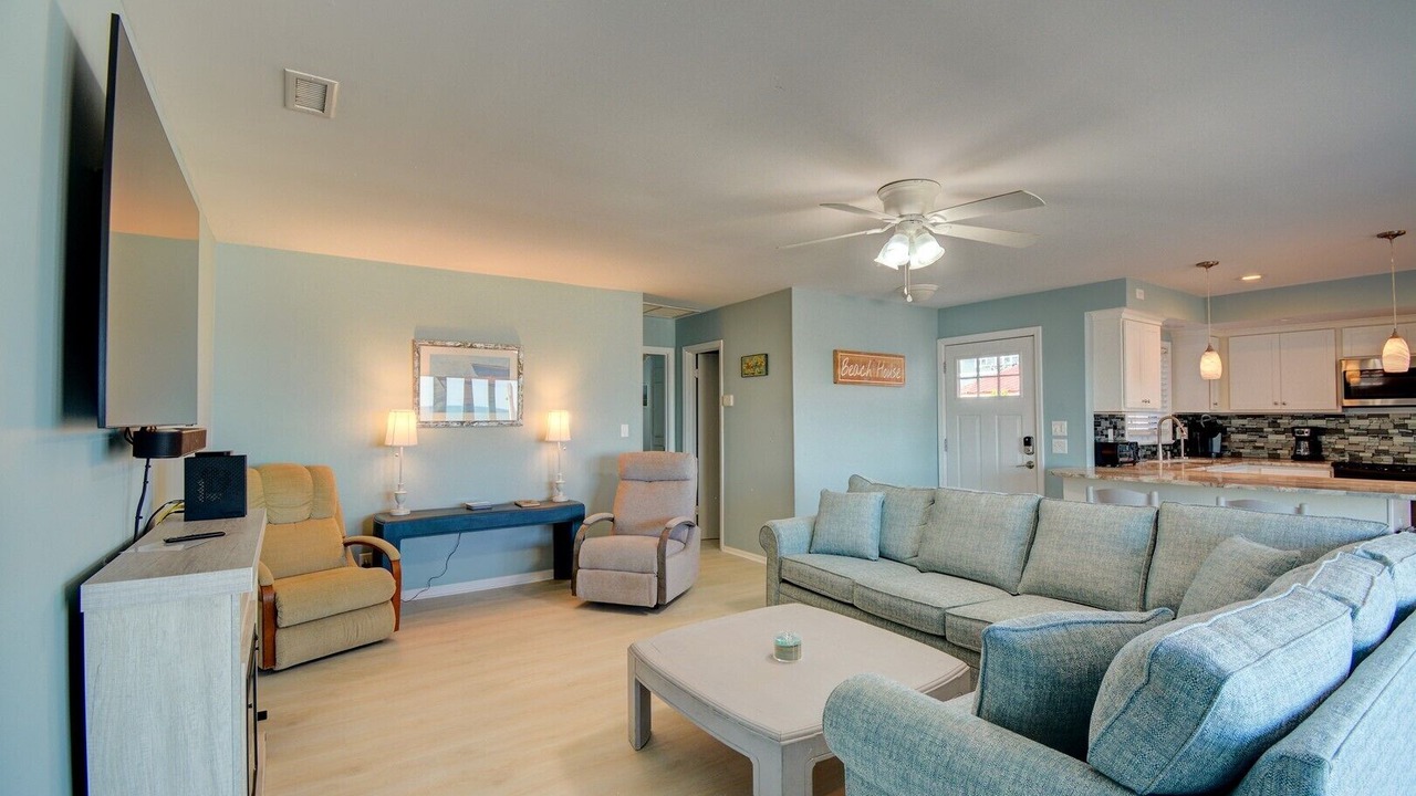 Photo of Livingroom in Surf City