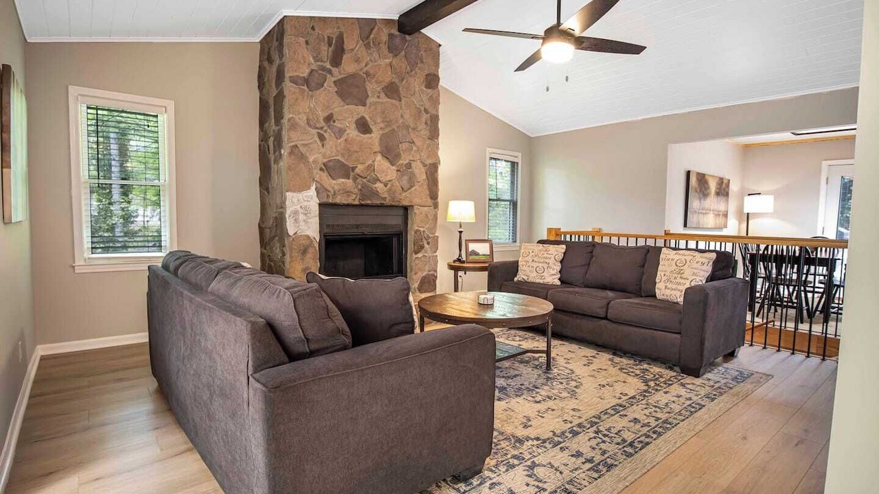 Photo of Livingroom in Clemson