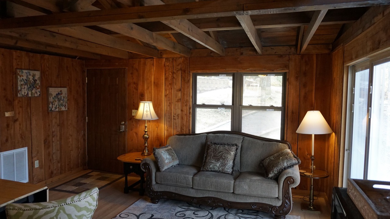 Photo of Livingroom in Monticello