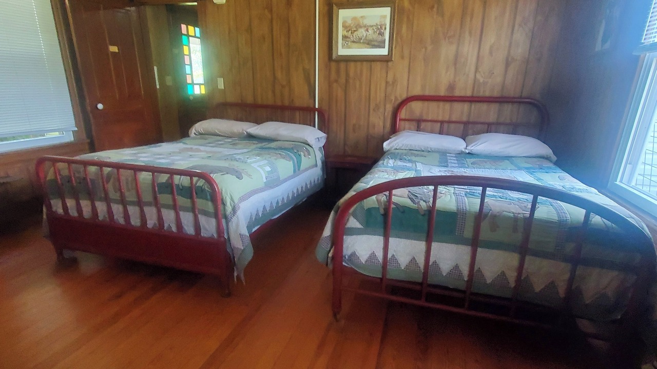 Photo of Bedroom in Peaks