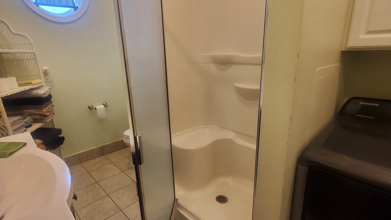 Photo of Bathroom in Peaks