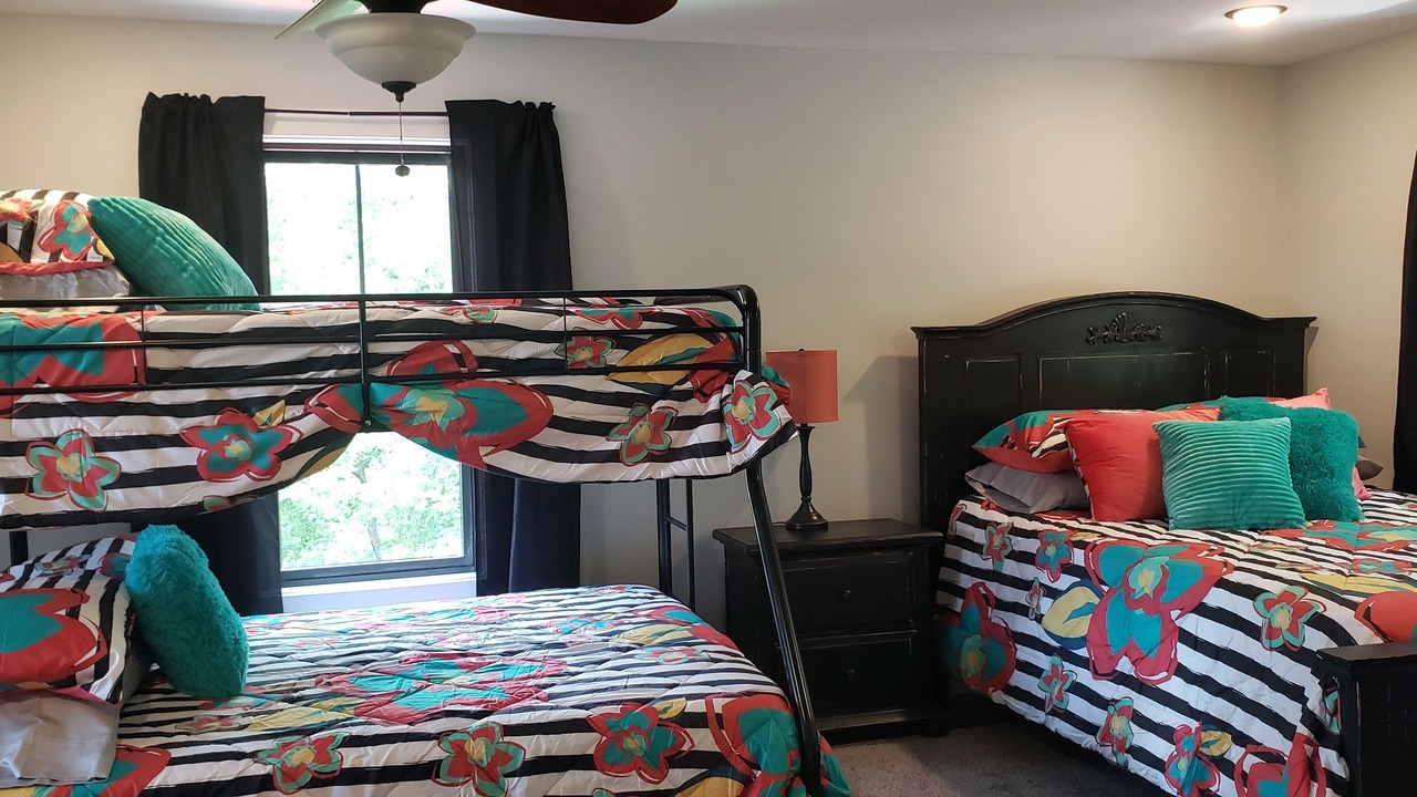 Photo of Bedroom in Byrdstown