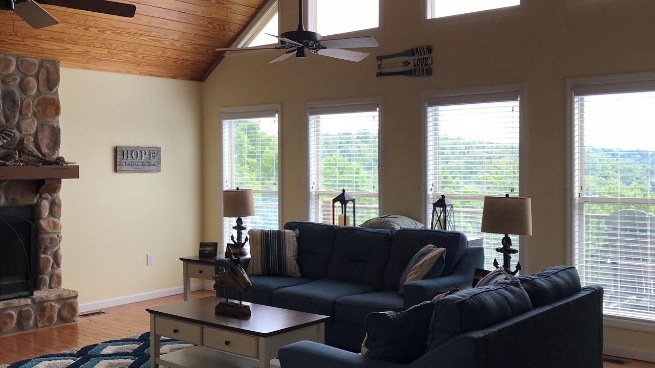Photo of Livingroom in La Follette