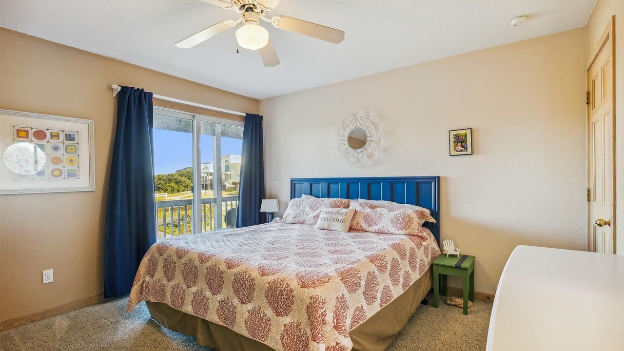 Photo of Bedroom in Whalehead Beach