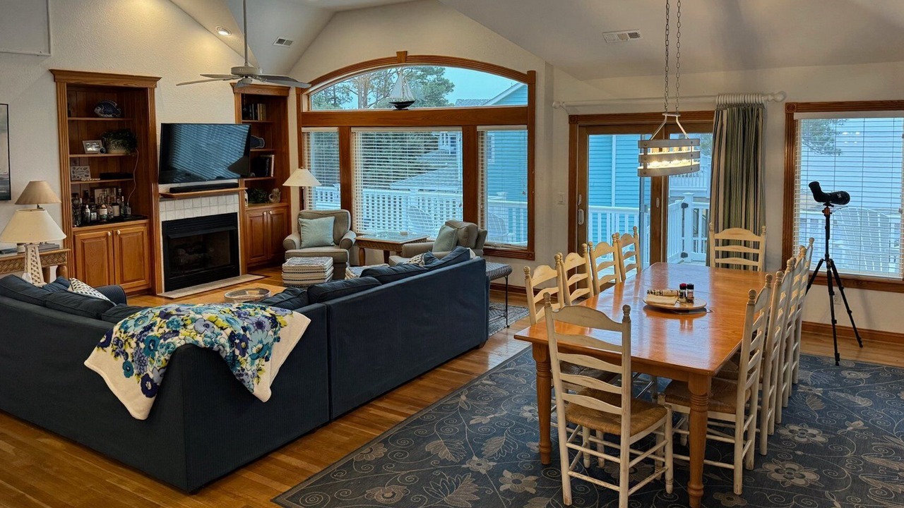 Photo of Livingroom in Corolla Light