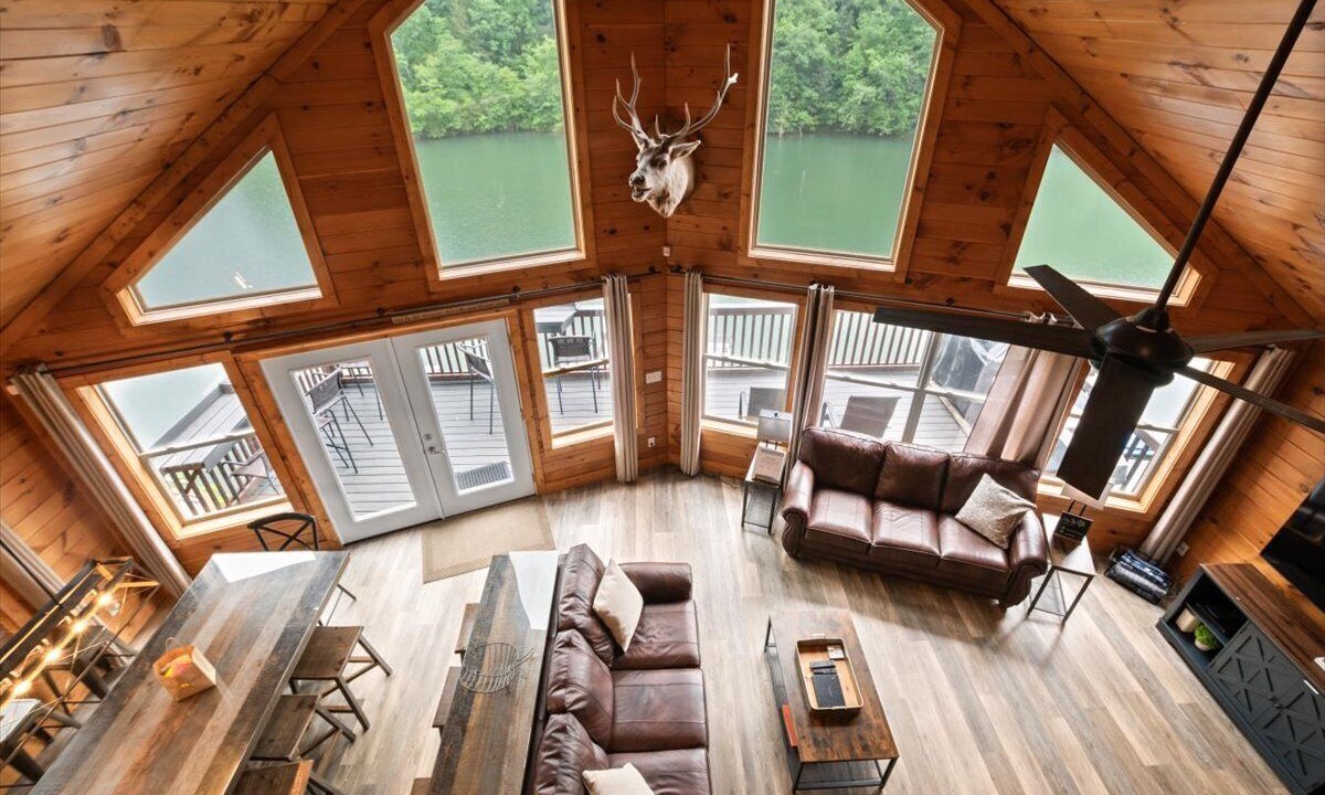 Photo of Bedroom in Lakeside Estates