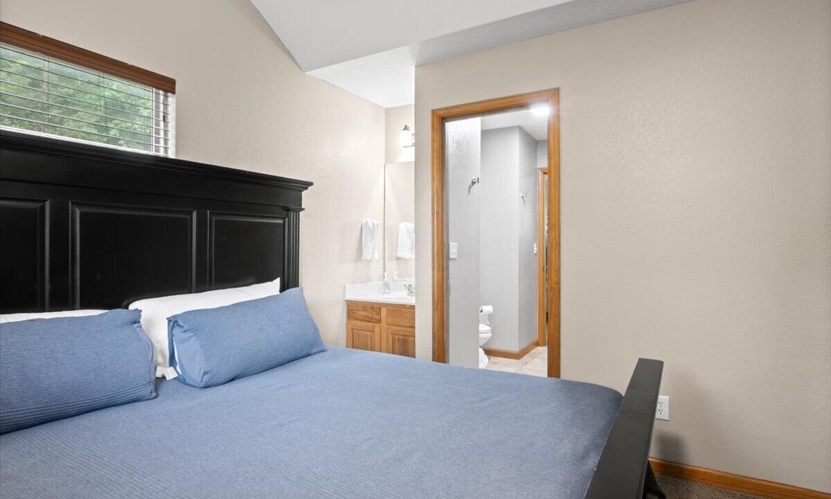 Photo of Bathroom in Lakeside Estates