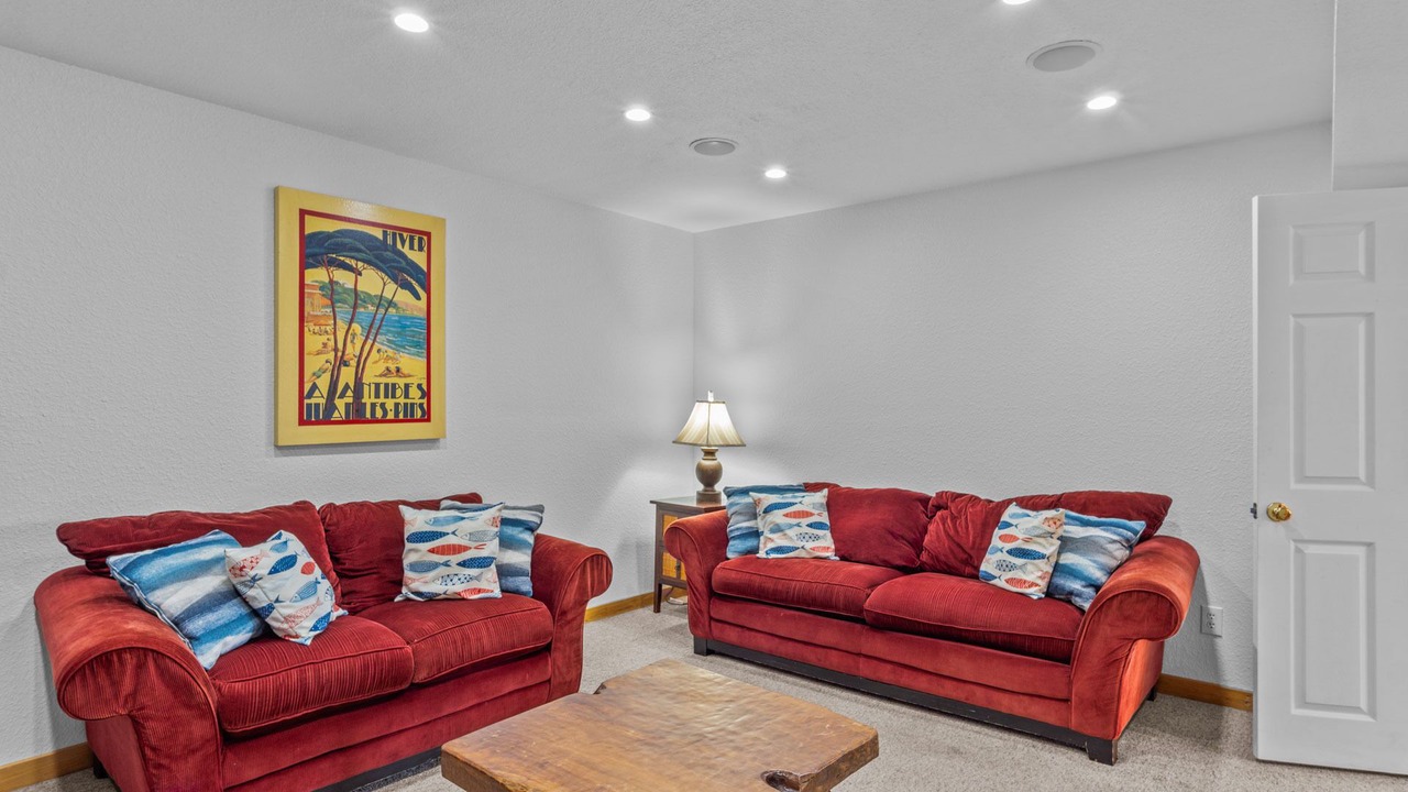 Photo of Bedroom in Wind Over Waves