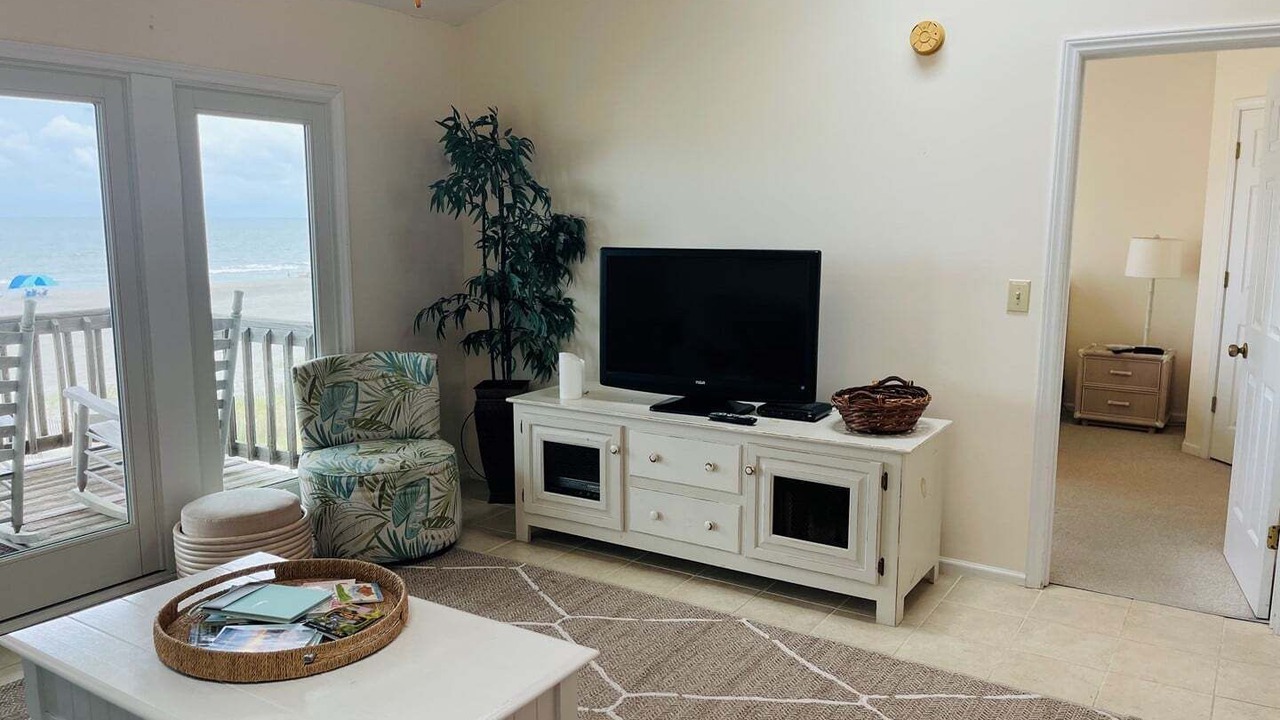 Photo of Livingroom in Holden Beach
