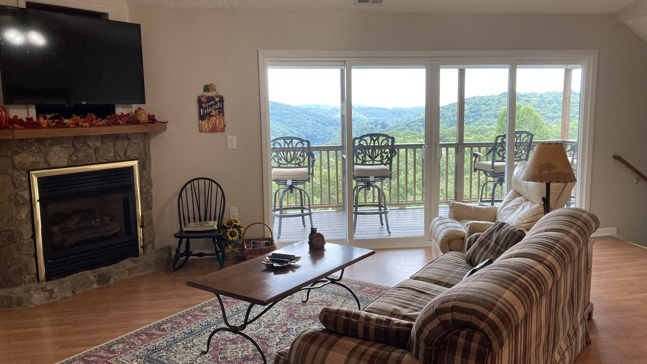 Photo of Livingroom in Blowing Rock