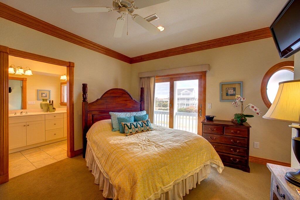 Photo of Bedroom in Wind Over Waves