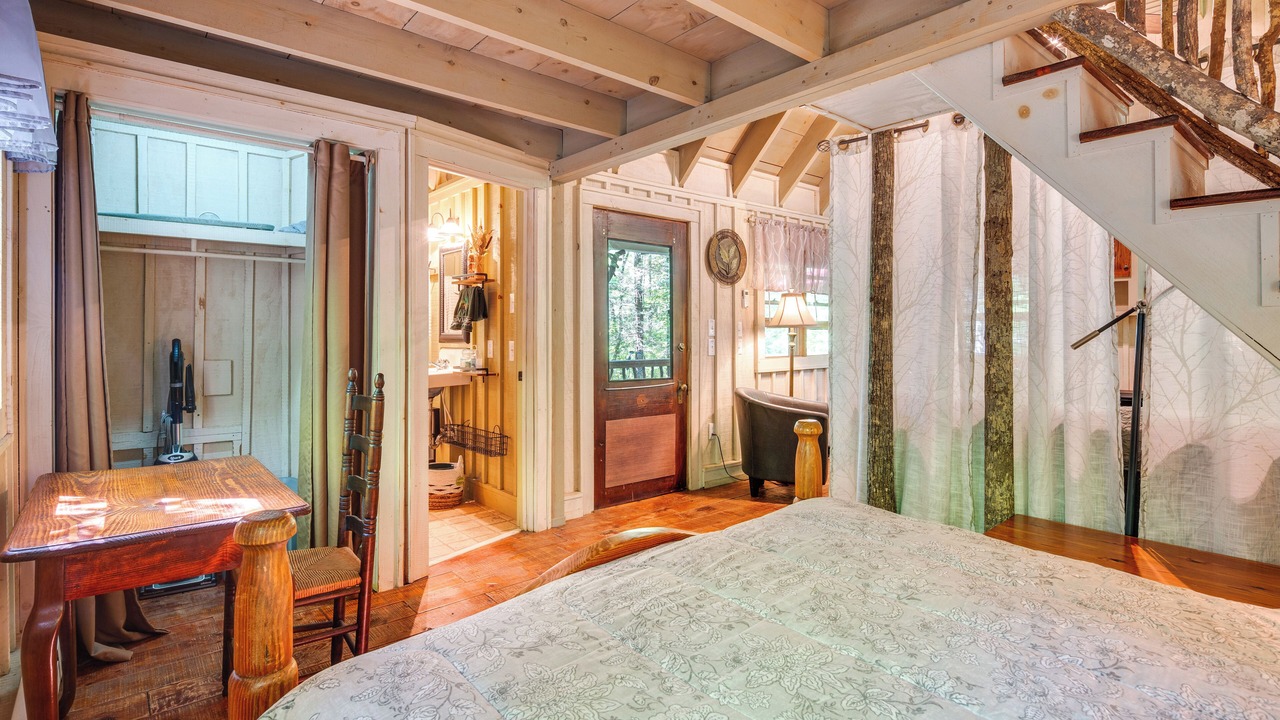 Photo of Bedroom in Cleveland