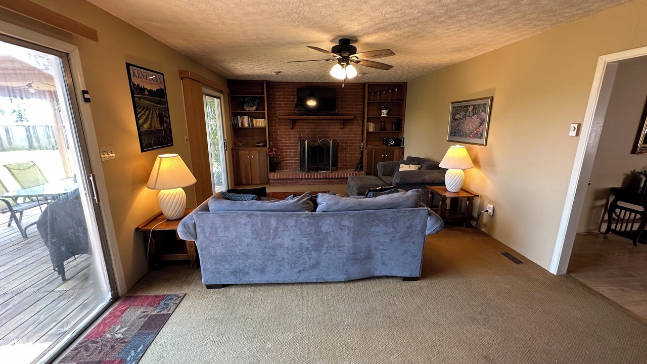 Photo of Livingroom in Bronston