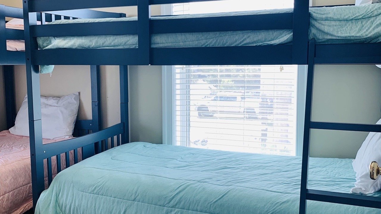 Photo of Bedroom in Waves