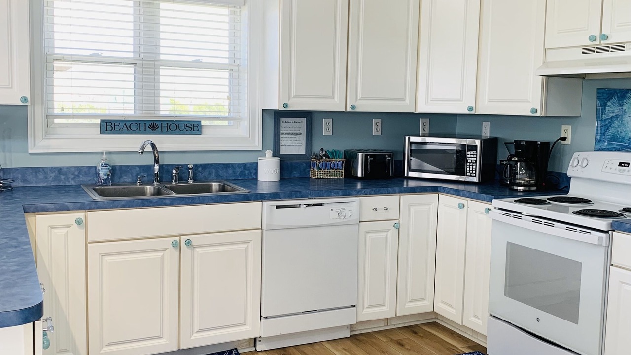 Photo of Kitchen in Waves