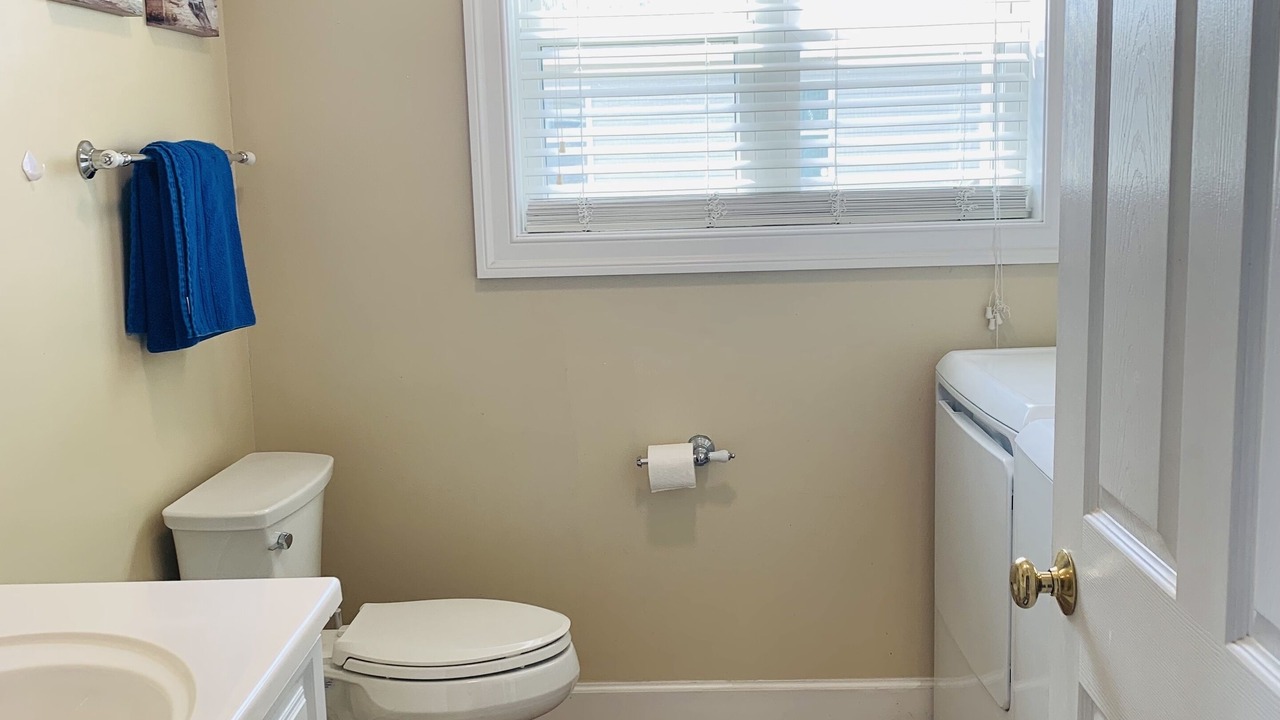 Photo of Bathroom in Waves