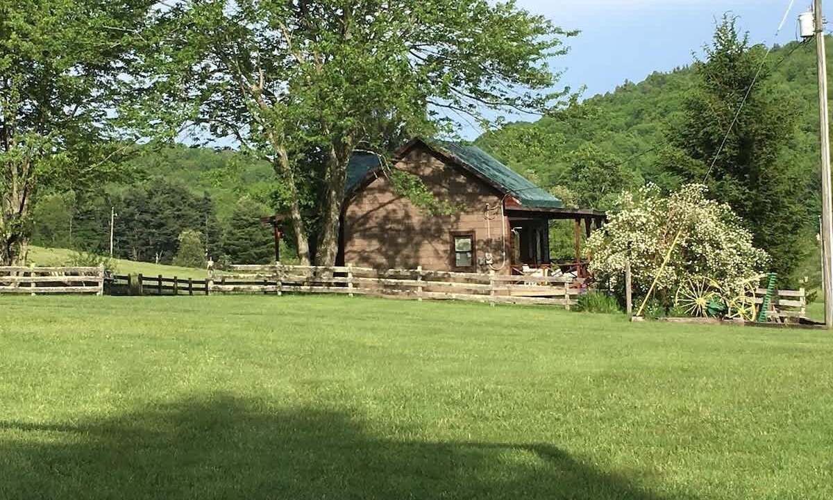 Photo of Bedroom in Burks Fork