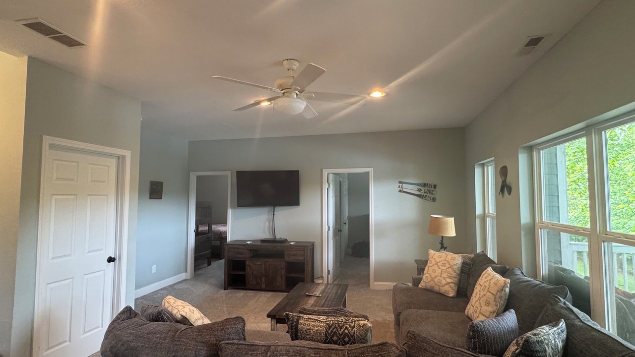 Photo of Livingroom in La Follette