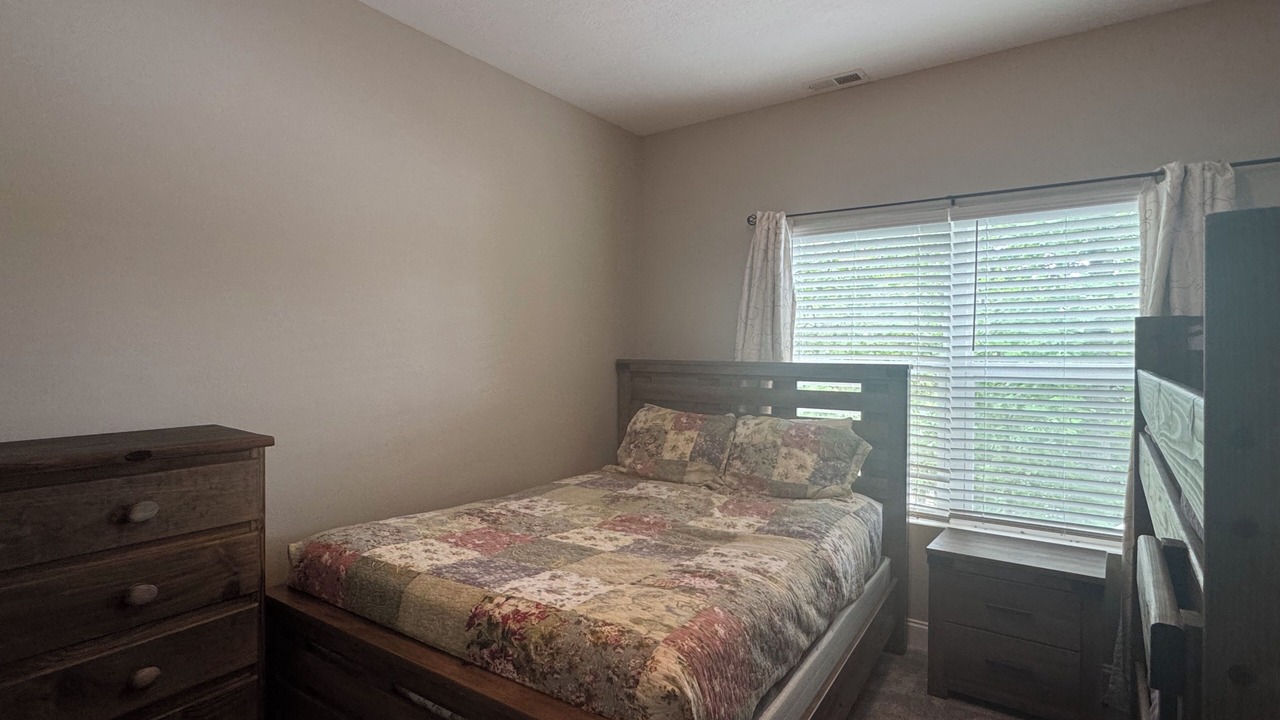 Photo of Bedroom in La Follette