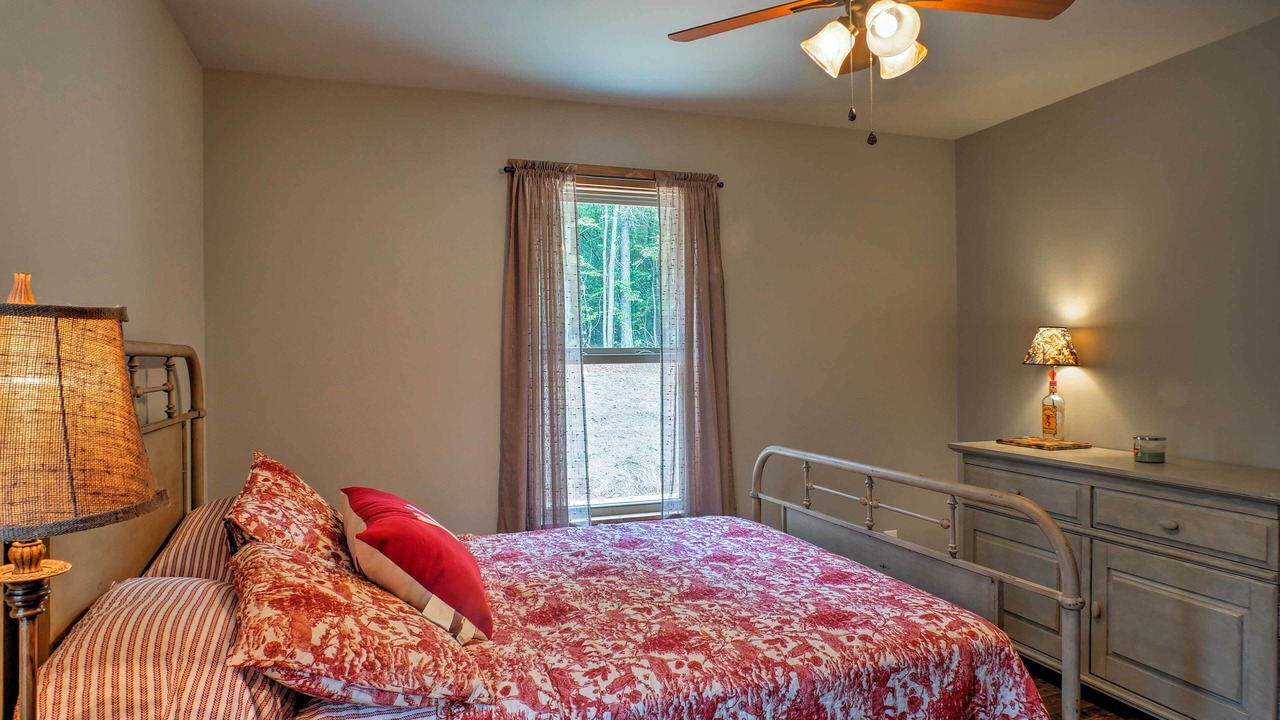Photo of Bedroom in Summerville