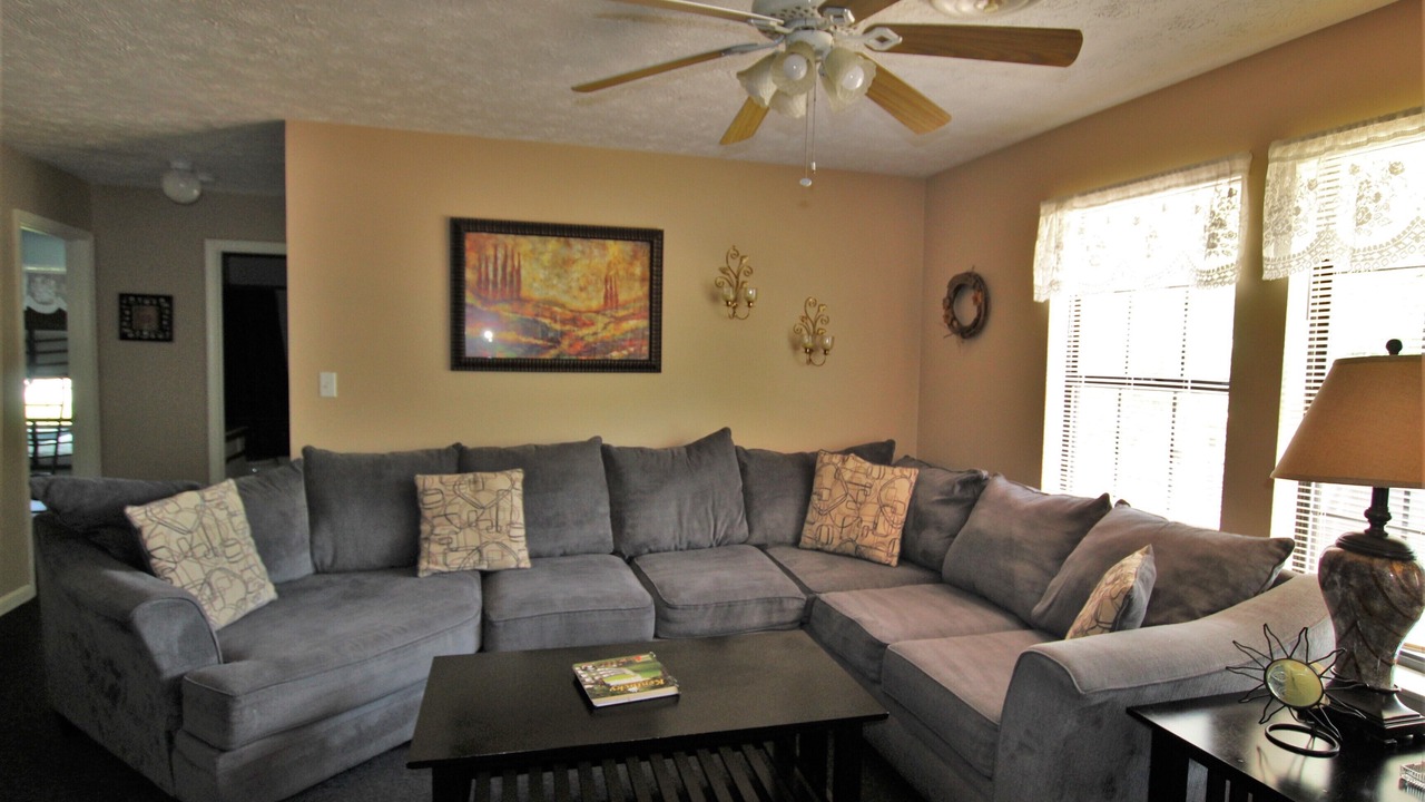 Photo of Livingroom in Monticello