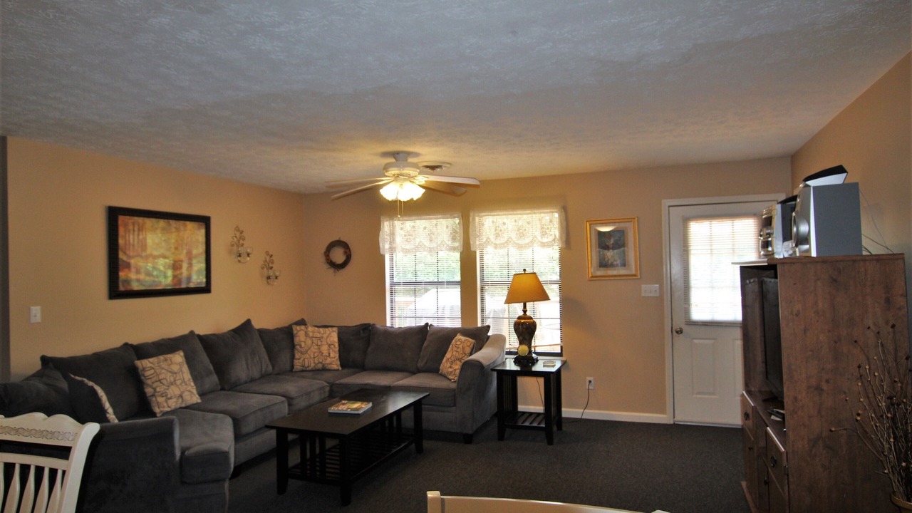 Photo of Livingroom in Monticello