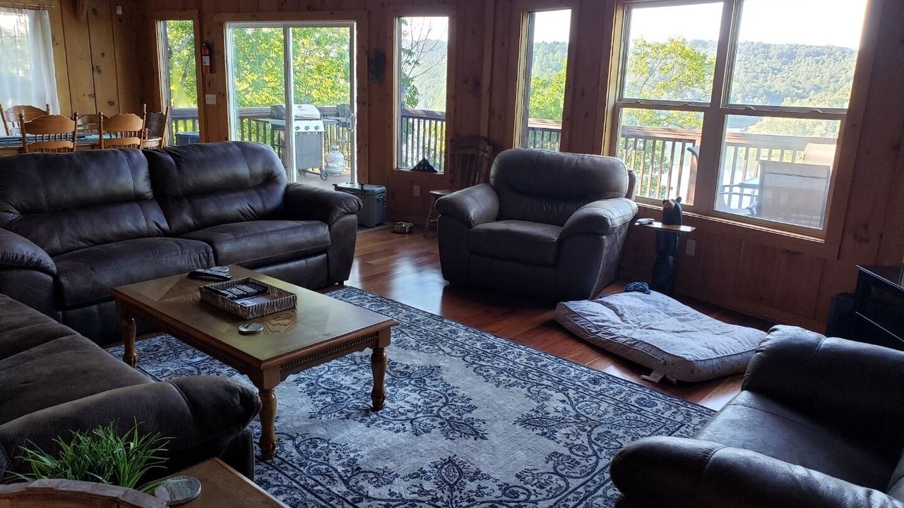 Photo of Livingroom in Flat Hollow Marina