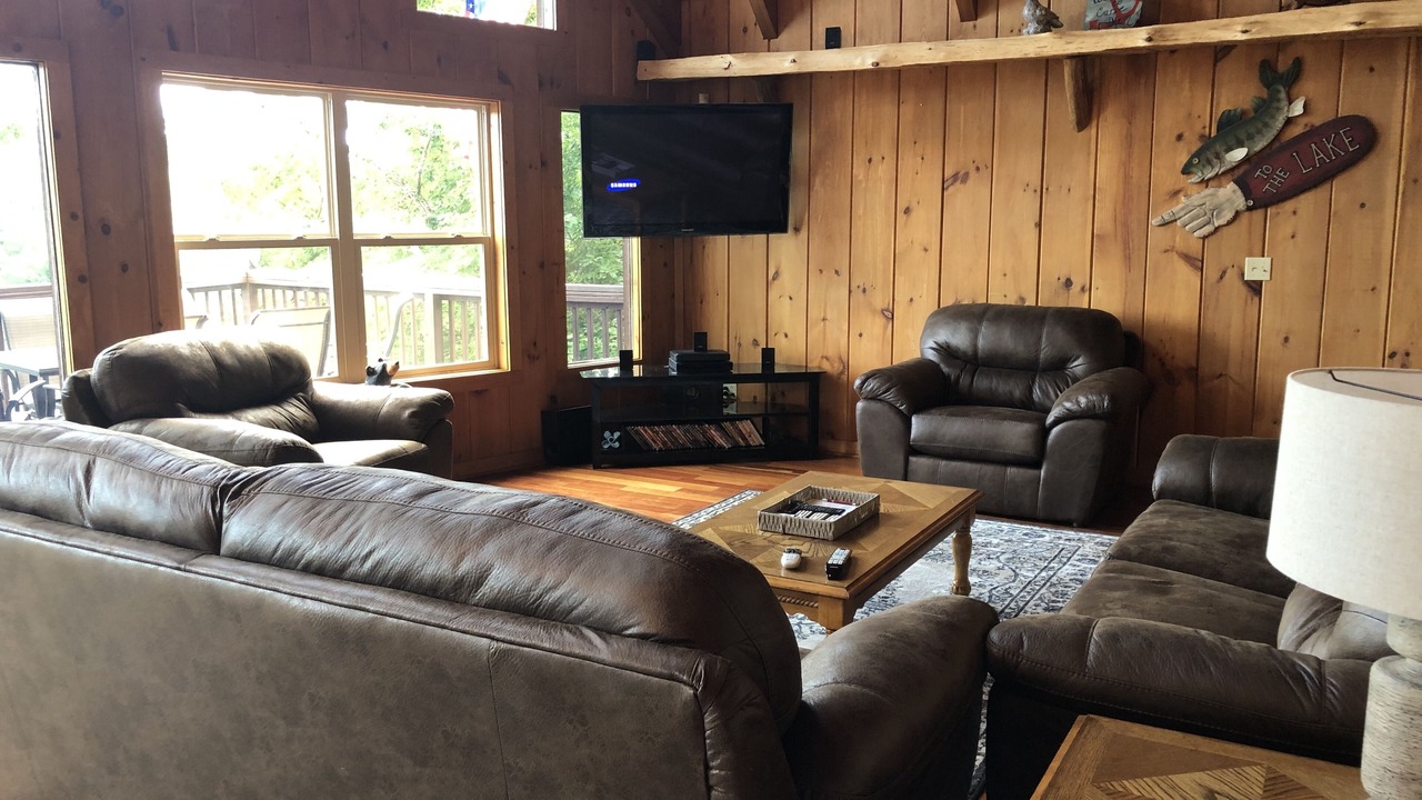 Photo of Livingroom in Flat Hollow Marina