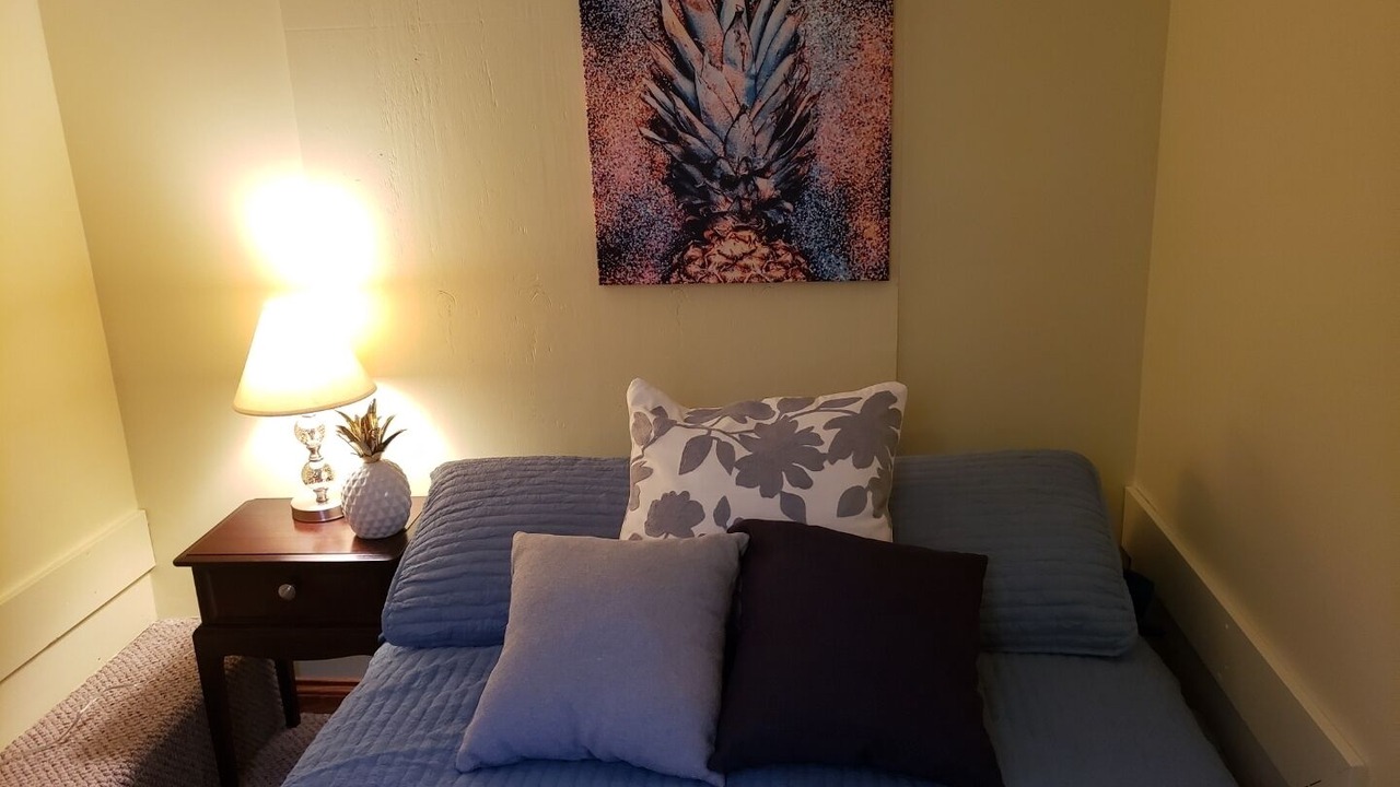 Photo of Bedroom in Flat Hollow Marina