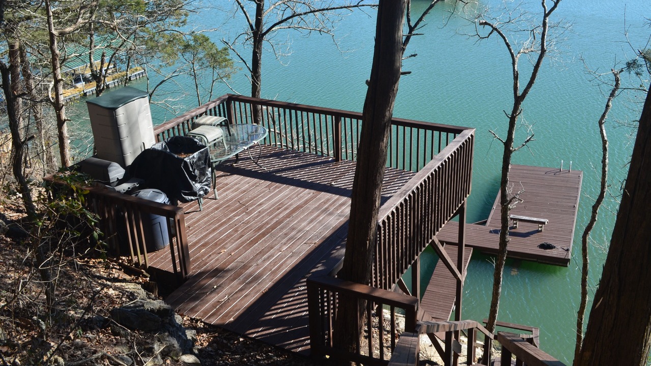 Photo of Patio Balcony in Flat Hollow Marina