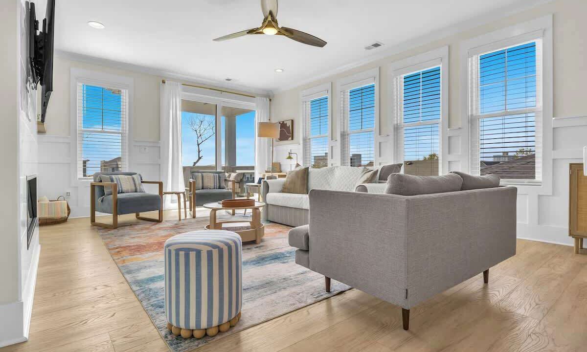 Photo of Livingroom in Wilmington Beach