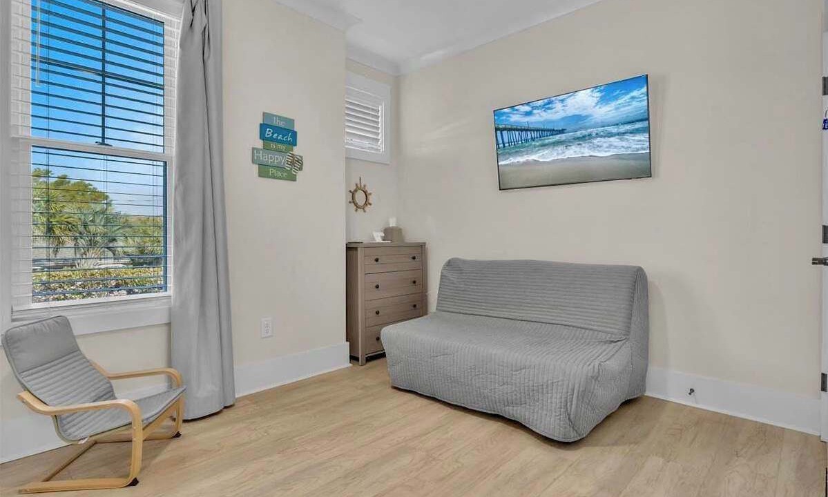 Photo of Livingroom in Wilmington Beach