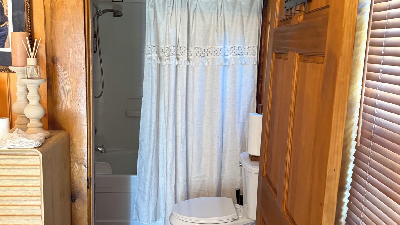 Photo of Bathroom in New River