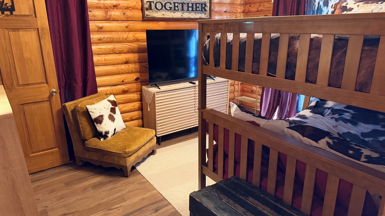 Photo of Bedroom in New River