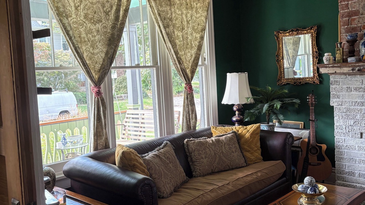 Photo of Livingroom in North Chesterfield